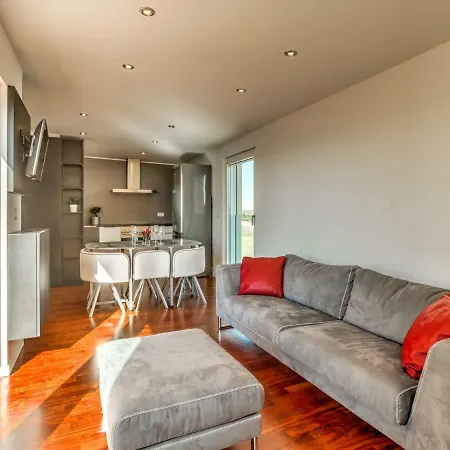 Karmen By Interhome * Lovrečica